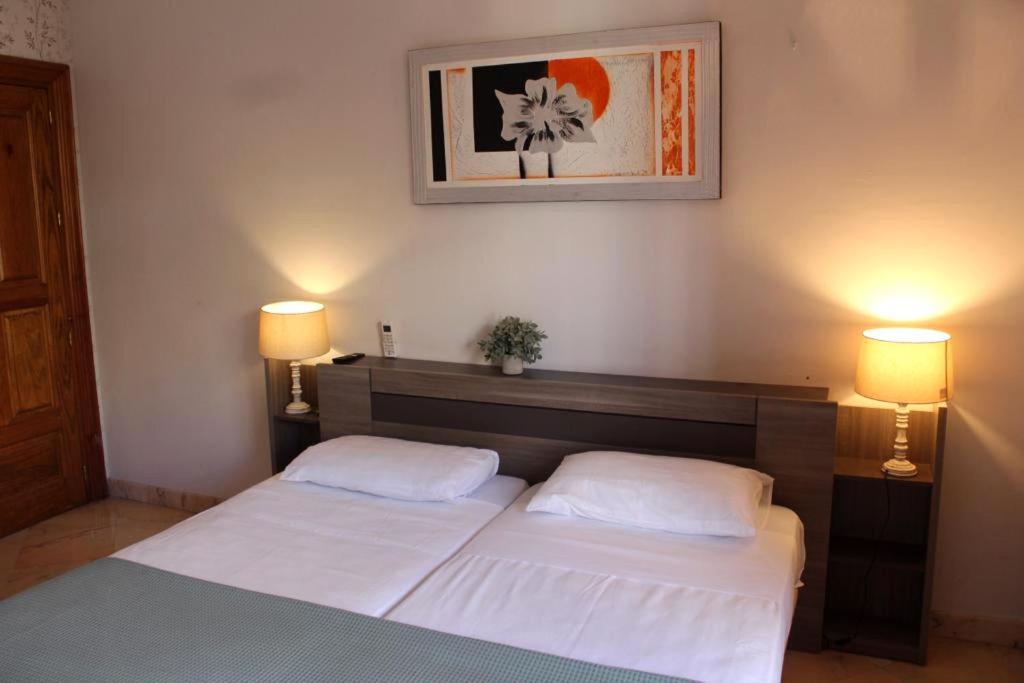 Hotel La Zubia , Granada Экстерьер фото