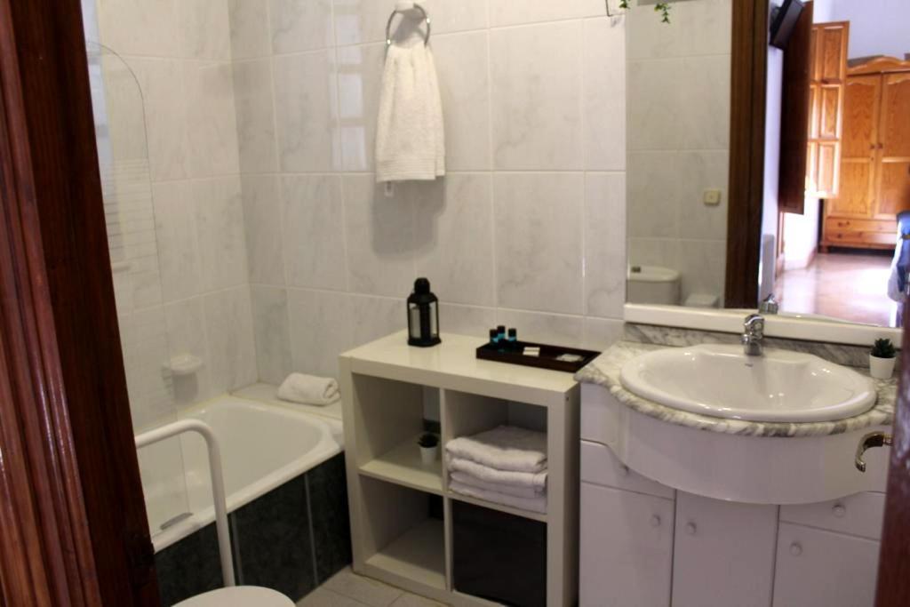 Hotel La Zubia , Granada Экстерьер фото