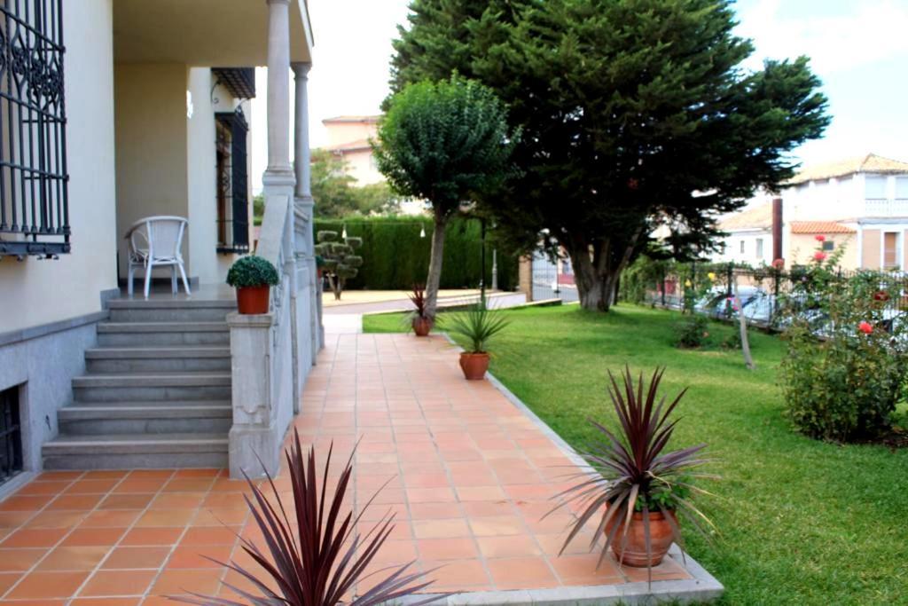 Hotel La Zubia , Granada Экстерьер фото