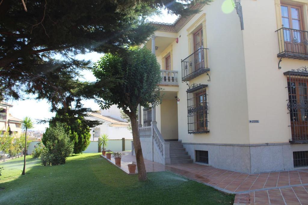 Hotel La Zubia , Granada Экстерьер фото
